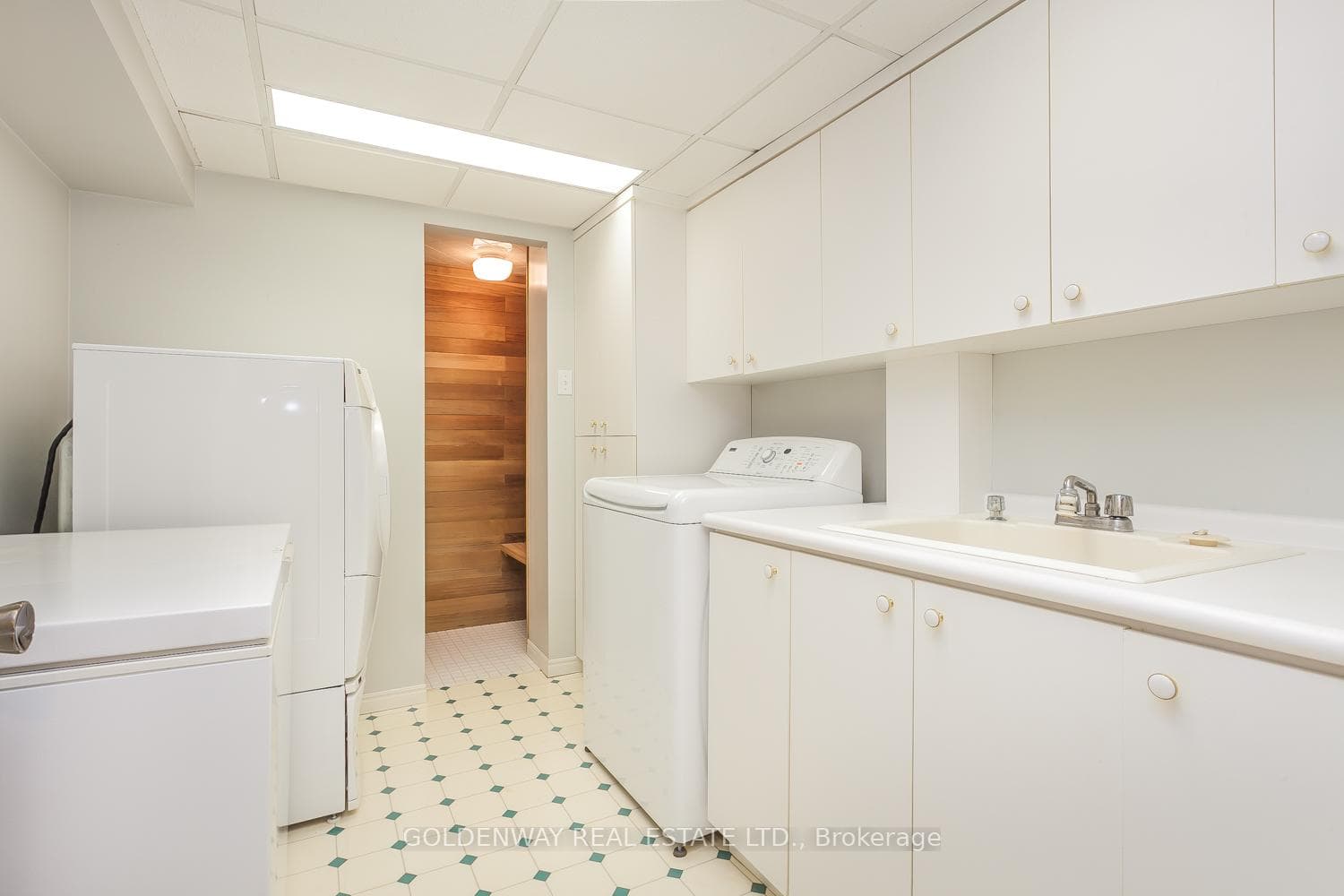 134 Homedale Drive photo 9