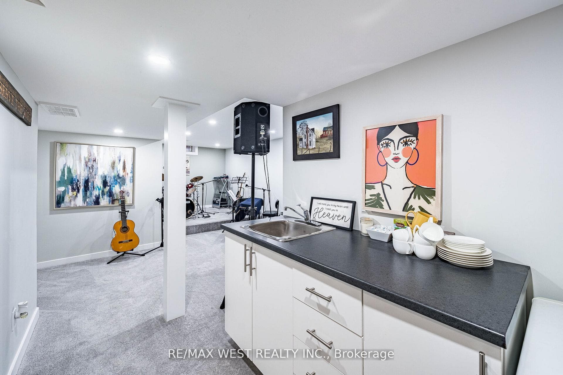 5 Moir Crescent photo 37