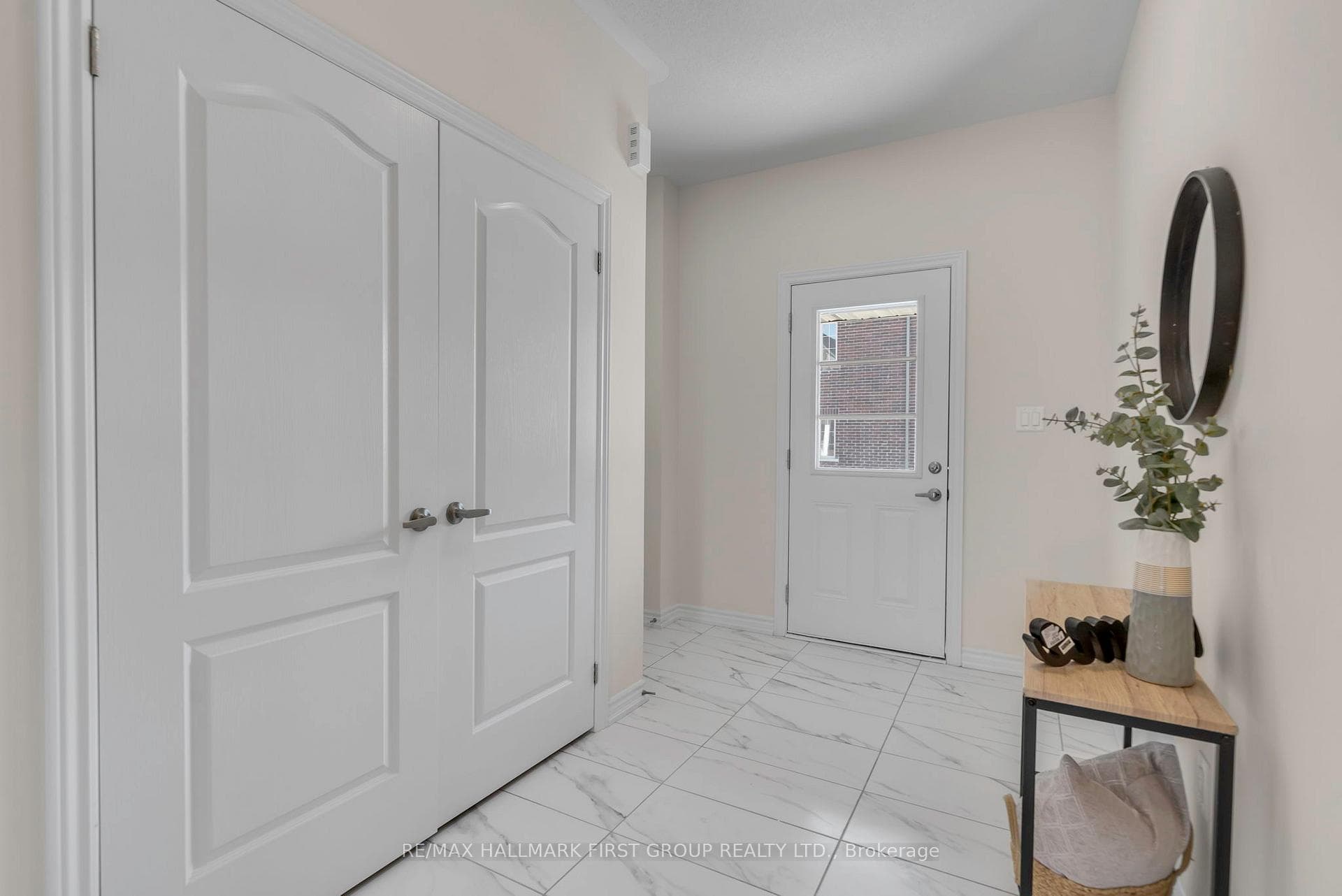 70 Senay Circle photo 4