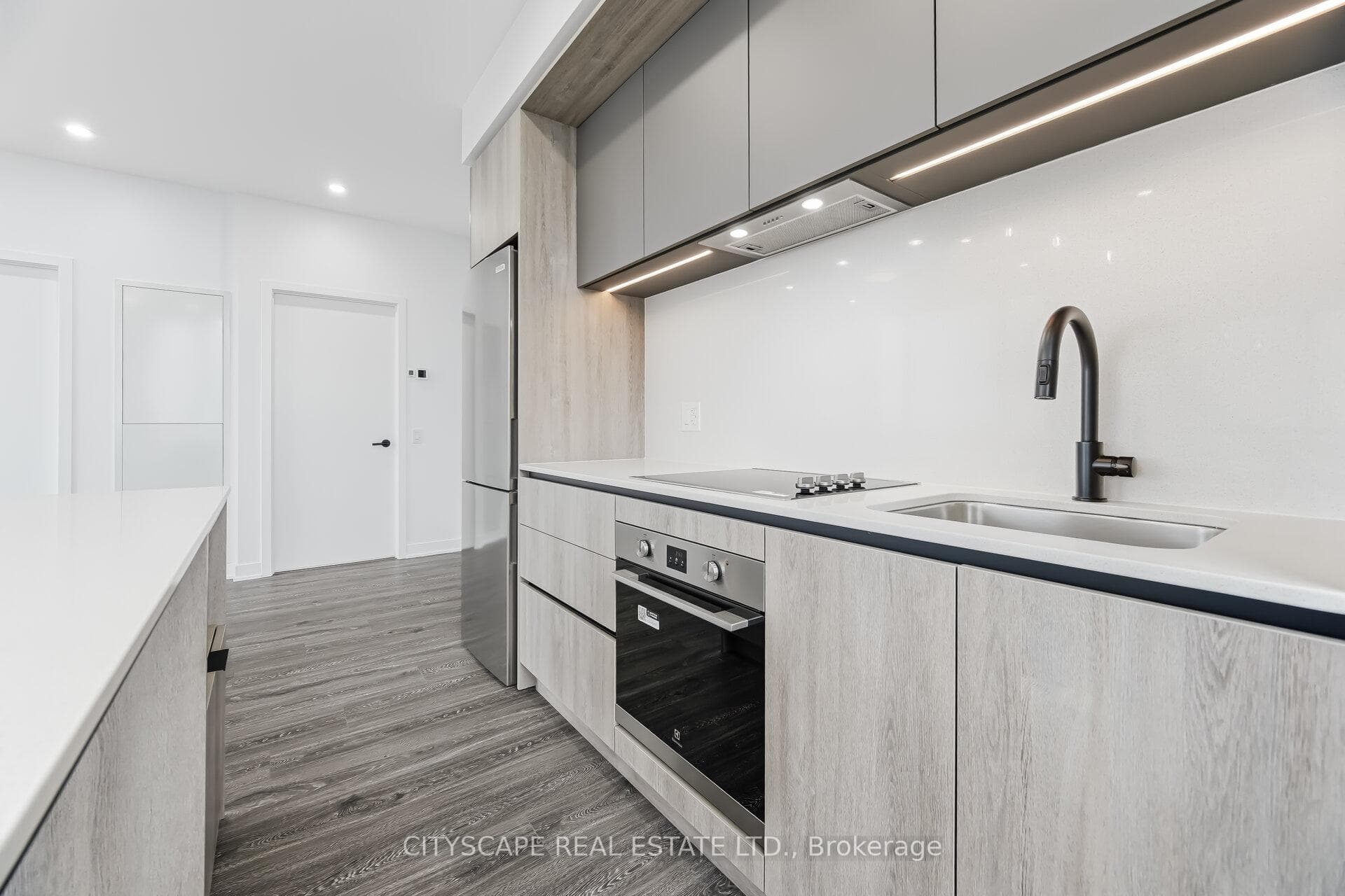 2495 Eglinton Avenue Unit 2711 photo 16