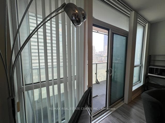 8 Mercer Street Unit 1612 photo 18