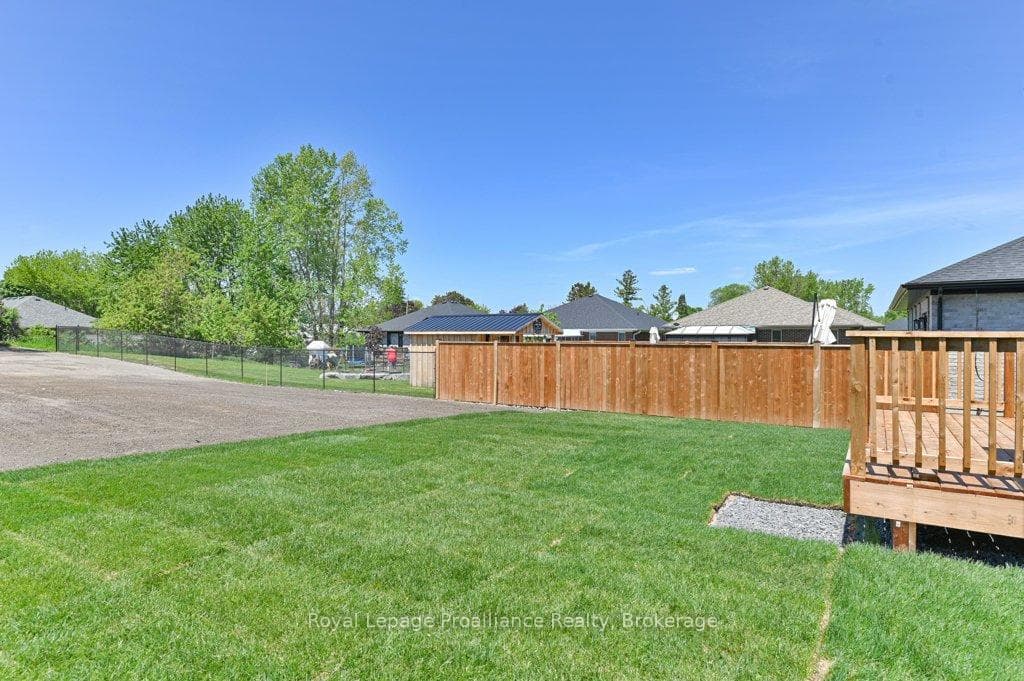 8 Dunmor Street photo 31