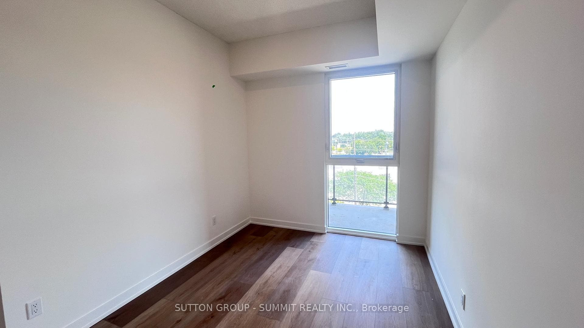 33 ERIE Avenue Unit 402 photo 12