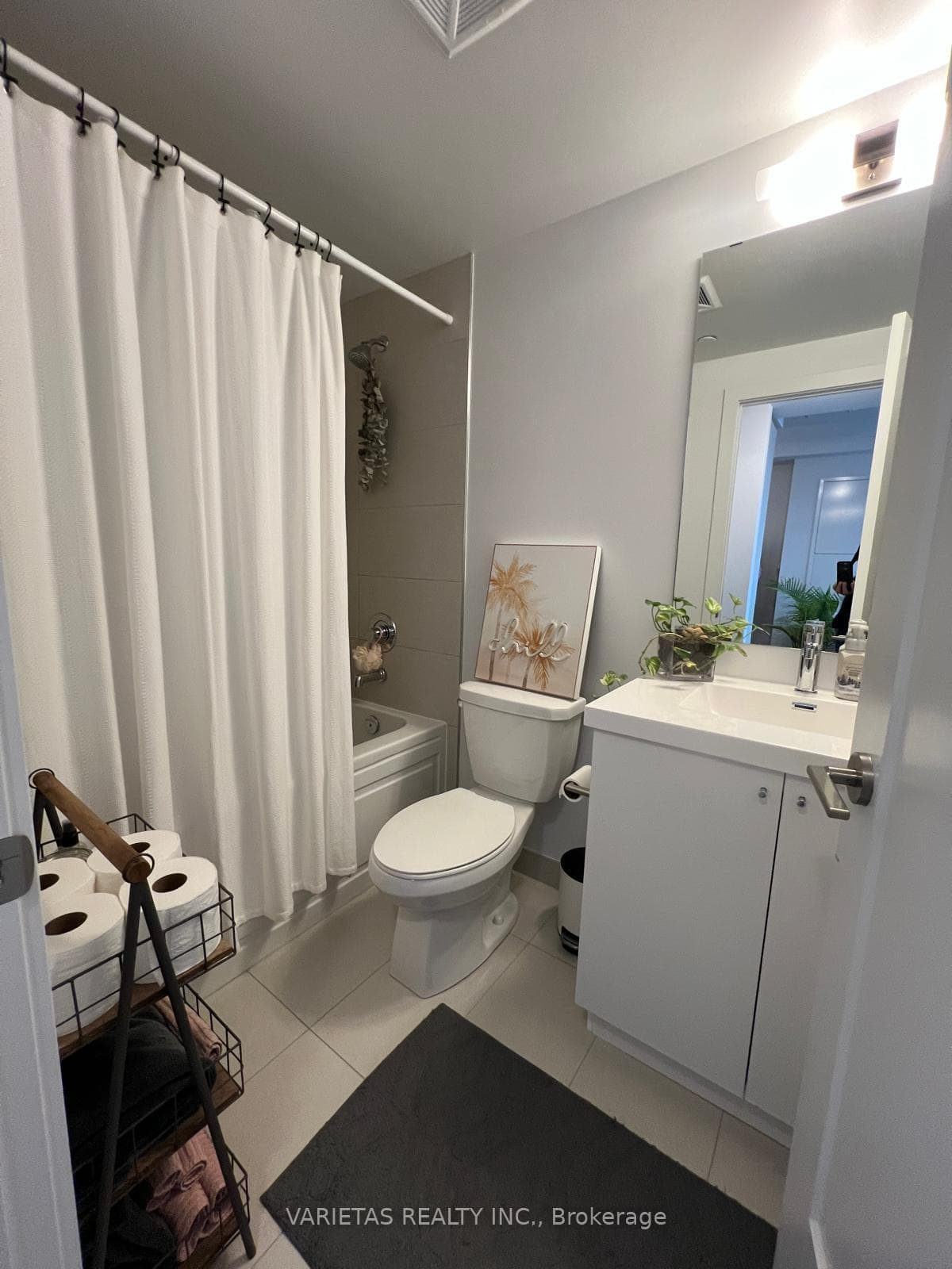 2550 Simcoe Street Unit 1606 photo 10