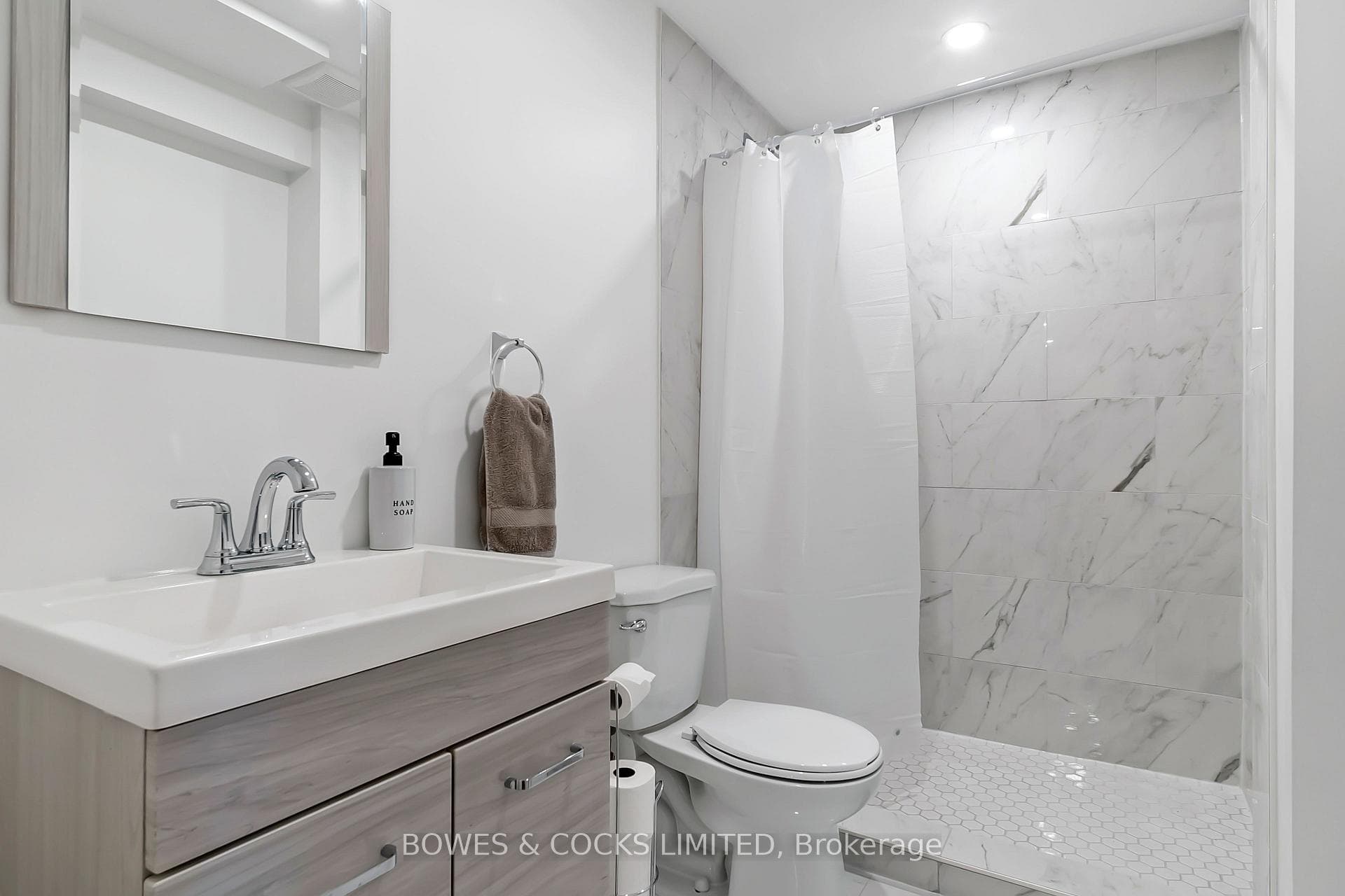 47 Ault Crescent photo 25
