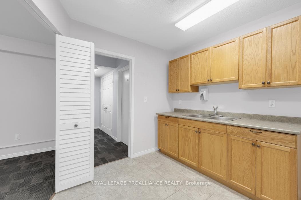 108 Russel Street photo 7