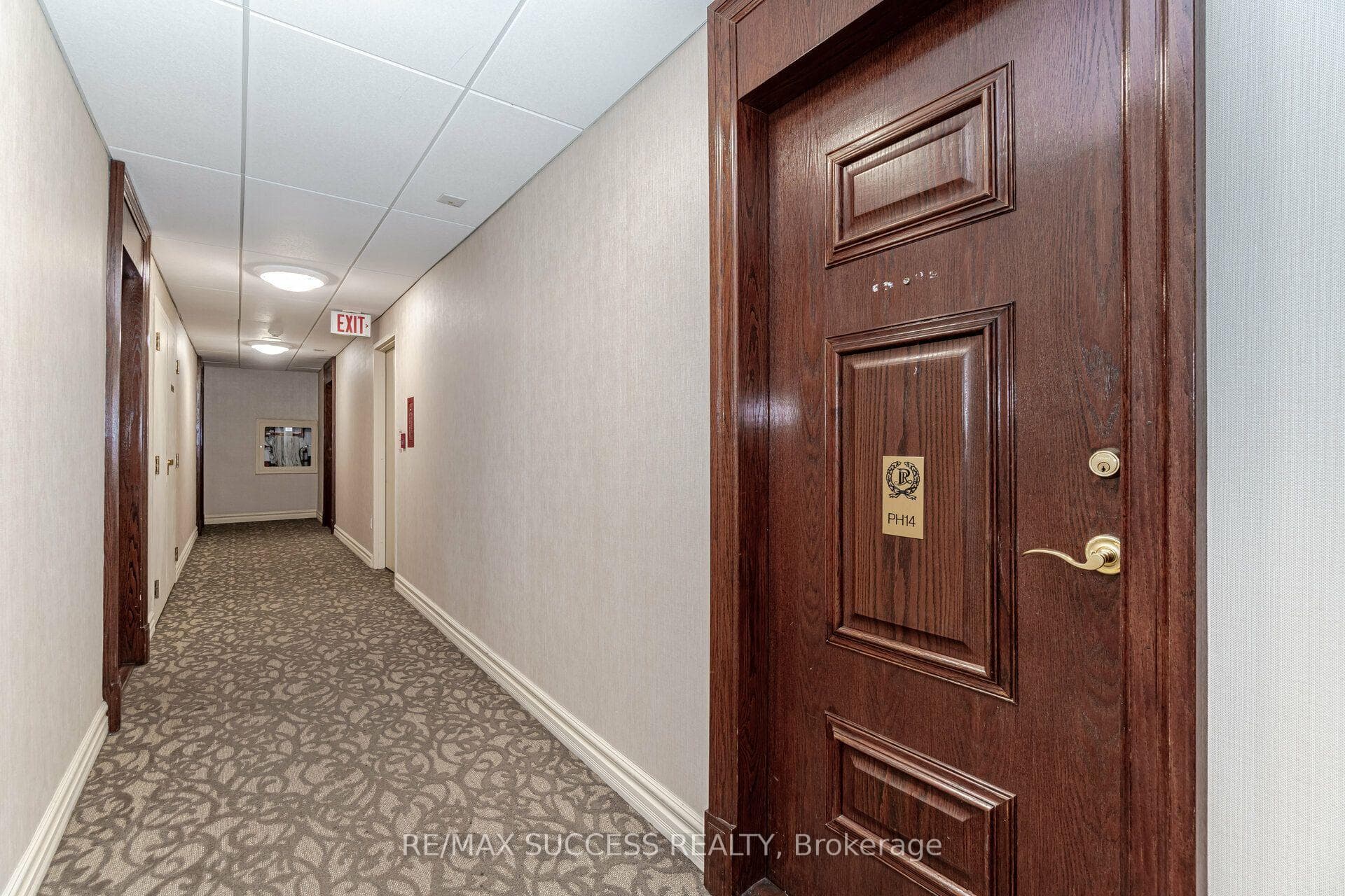 11 Michael Power Place Unit PH14 photo 2