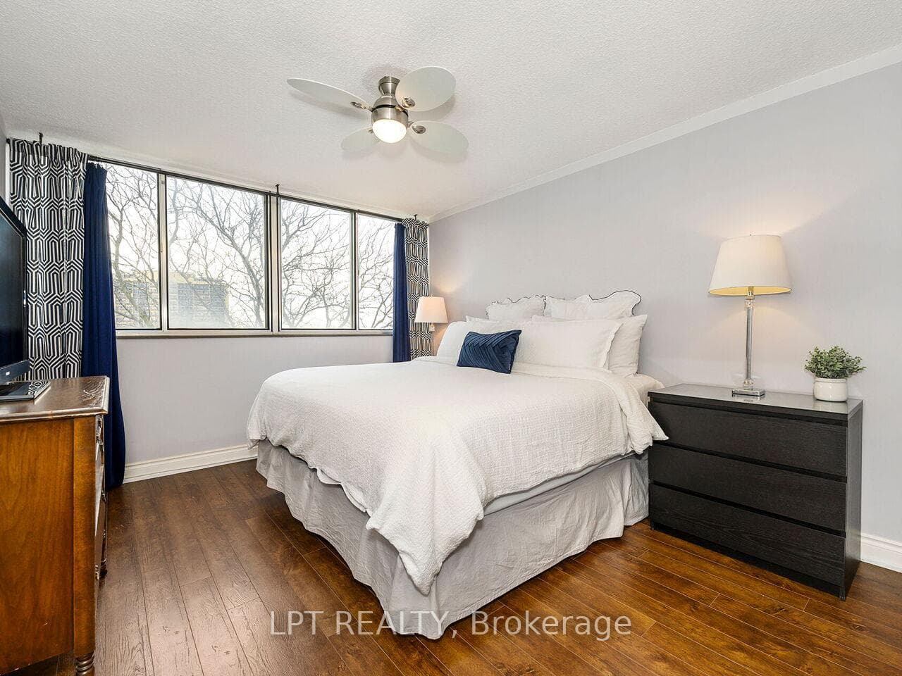1300 Marlborough Court Unit 534 photo 35