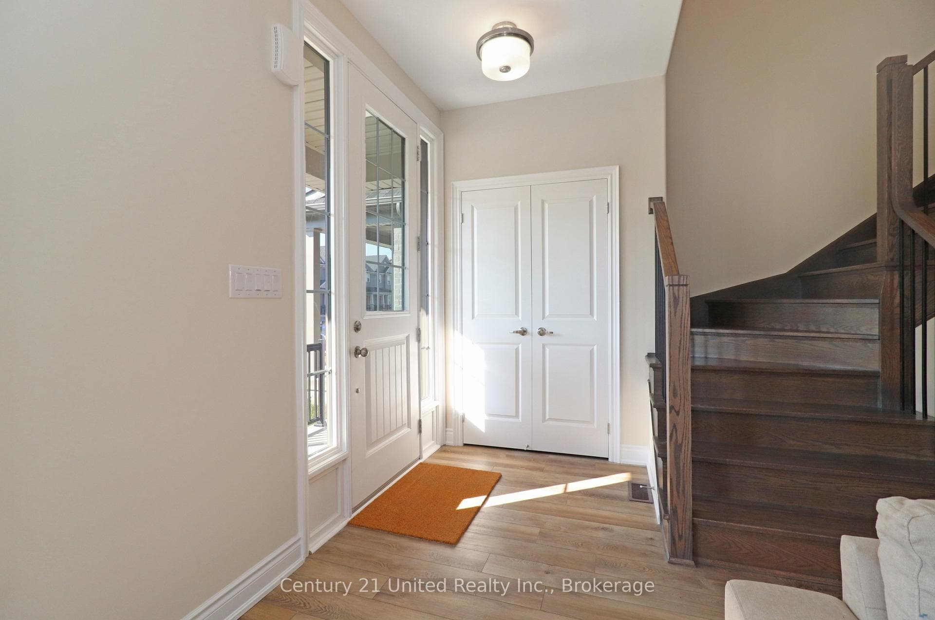228 Rowberry Boulevard photo 5