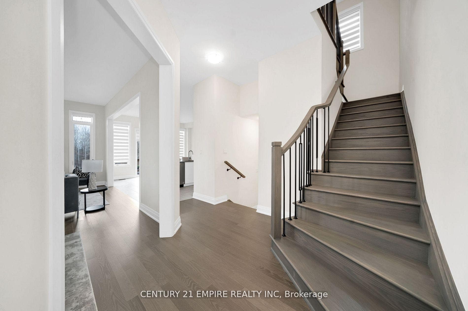 210 Ferragine Crescent photo 6
