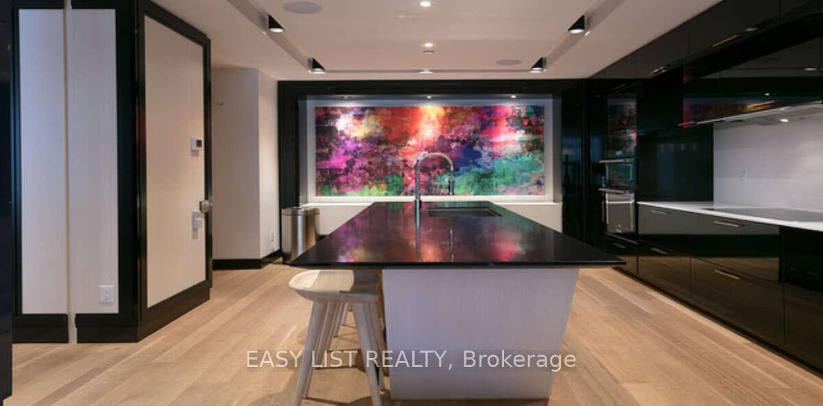 30 Roehampton Avenue Unit 1403 photo 18
