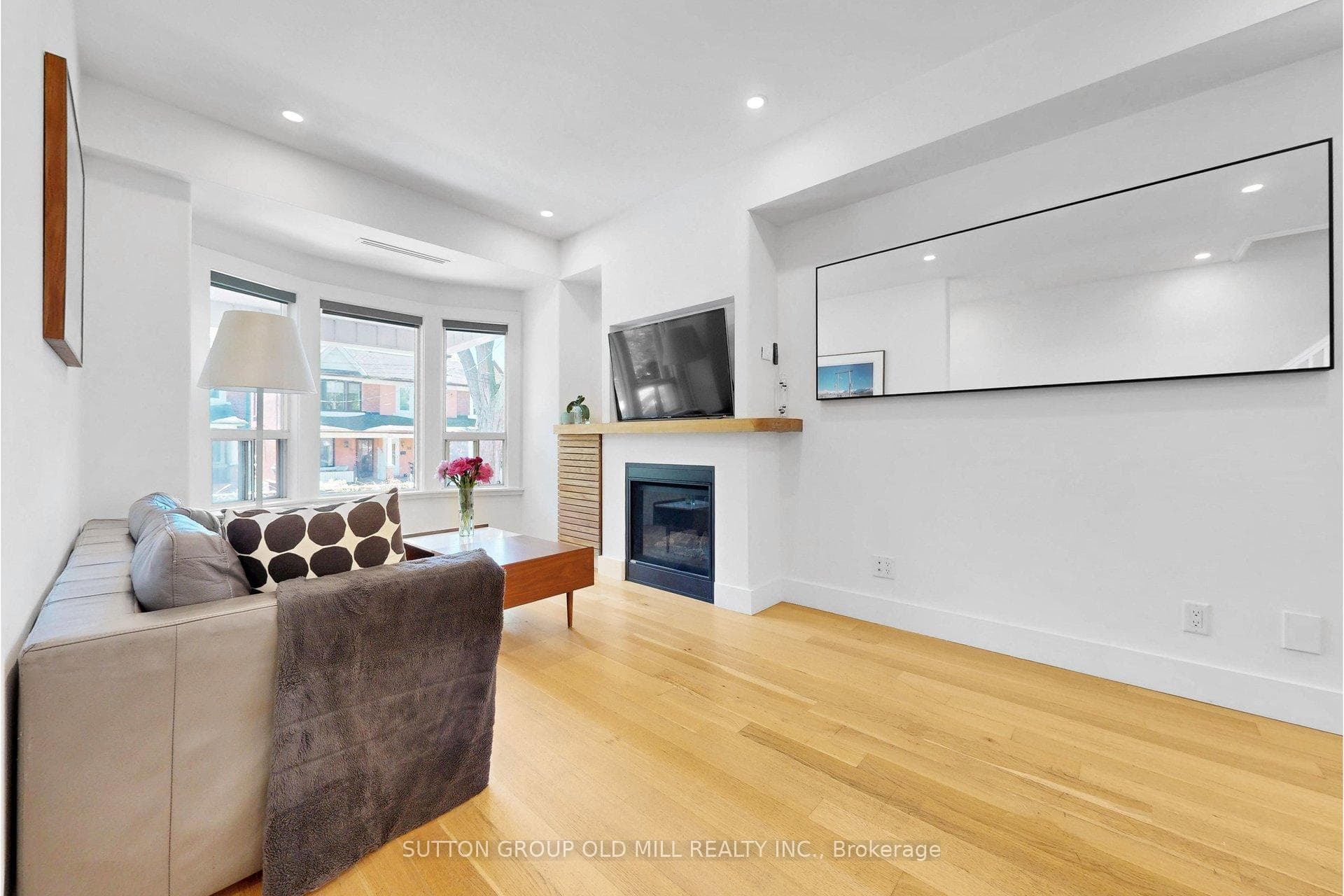 90 Fermanagh Avenue photo 6