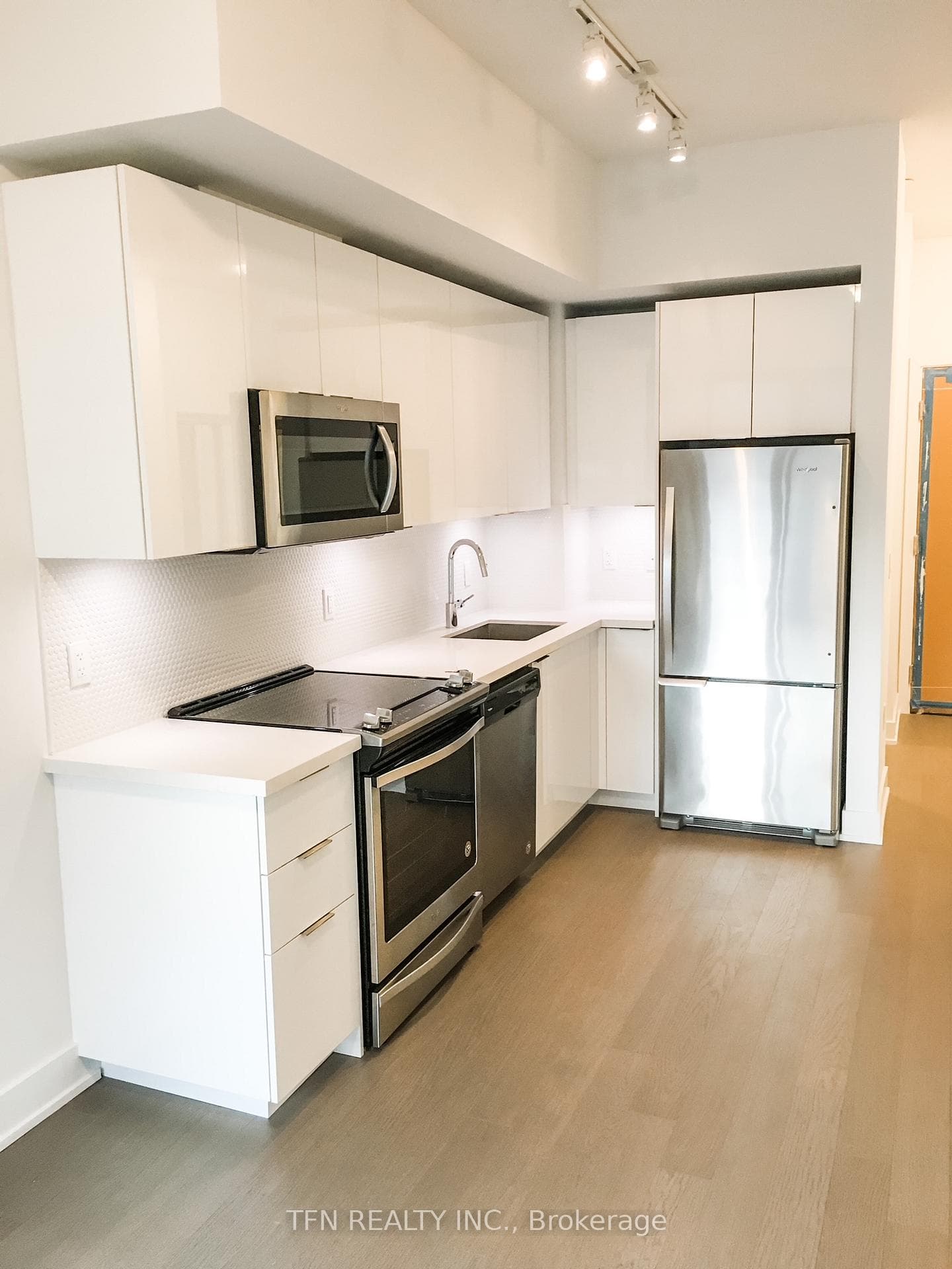20 Shore Breeze Drive Unit 503 photo 2