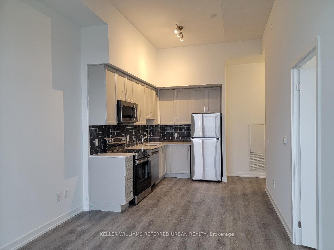 1480 Bayly Street Unit 709 photo 8