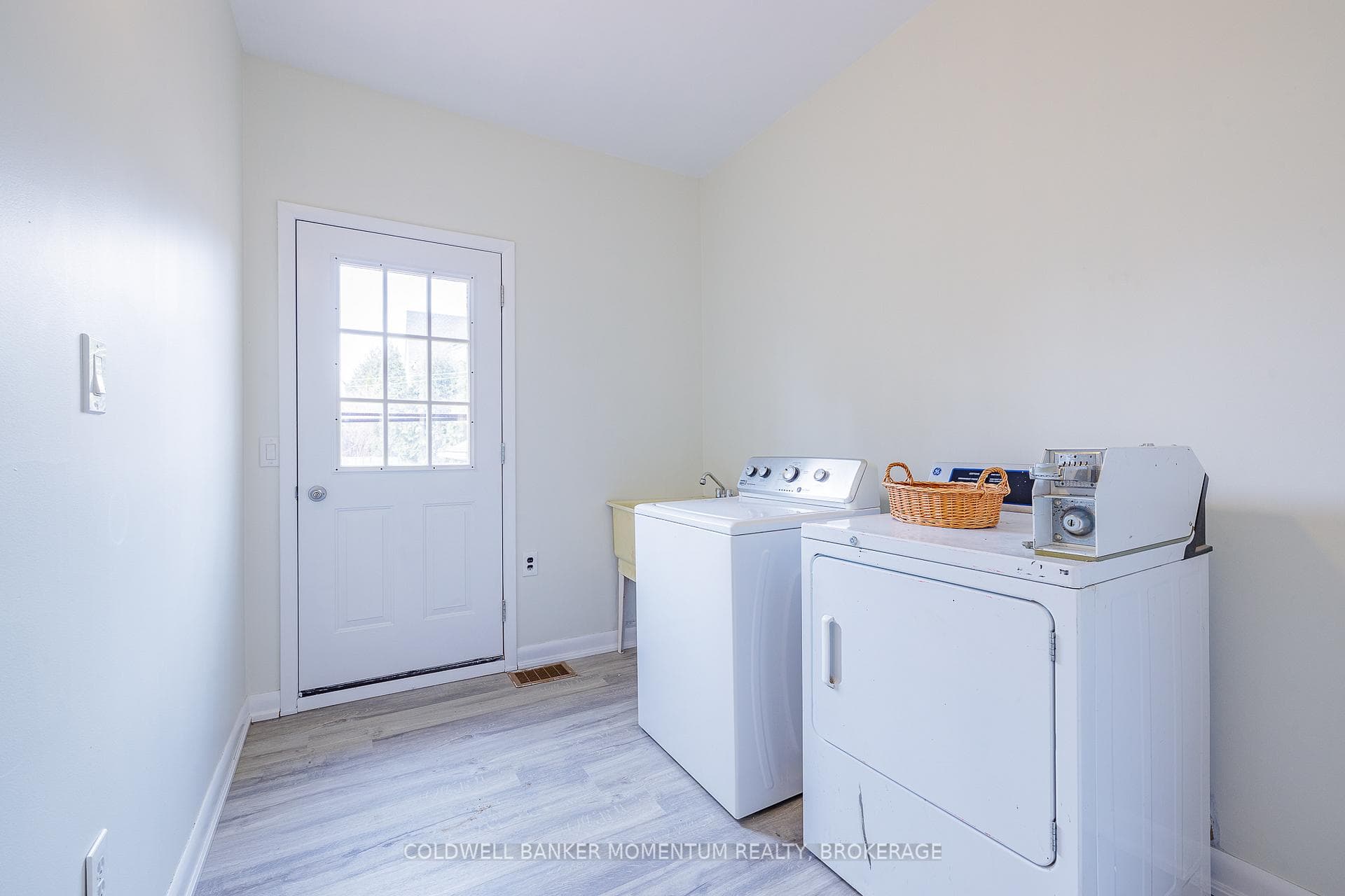 4759 EPWORTH Circle photo 17