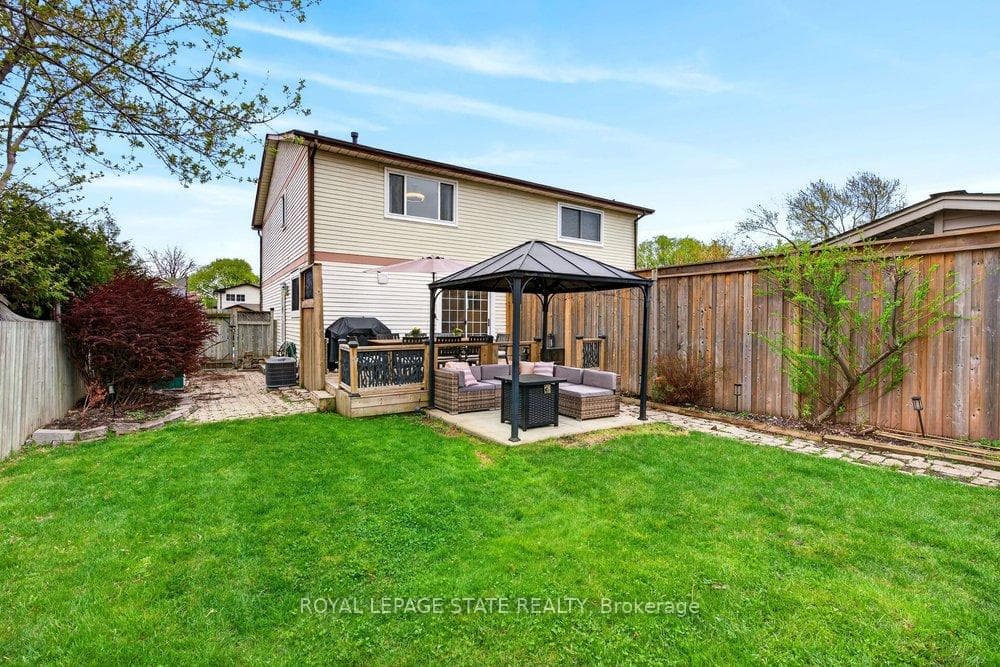 2233 Melissa Crescent photo 36