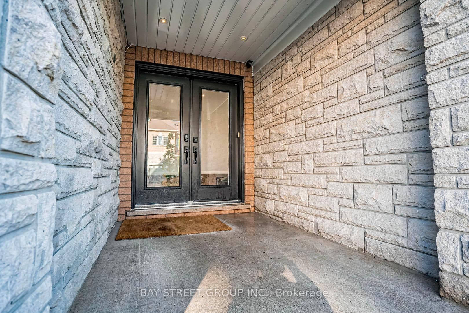 593 Candlestick Circle photo 3