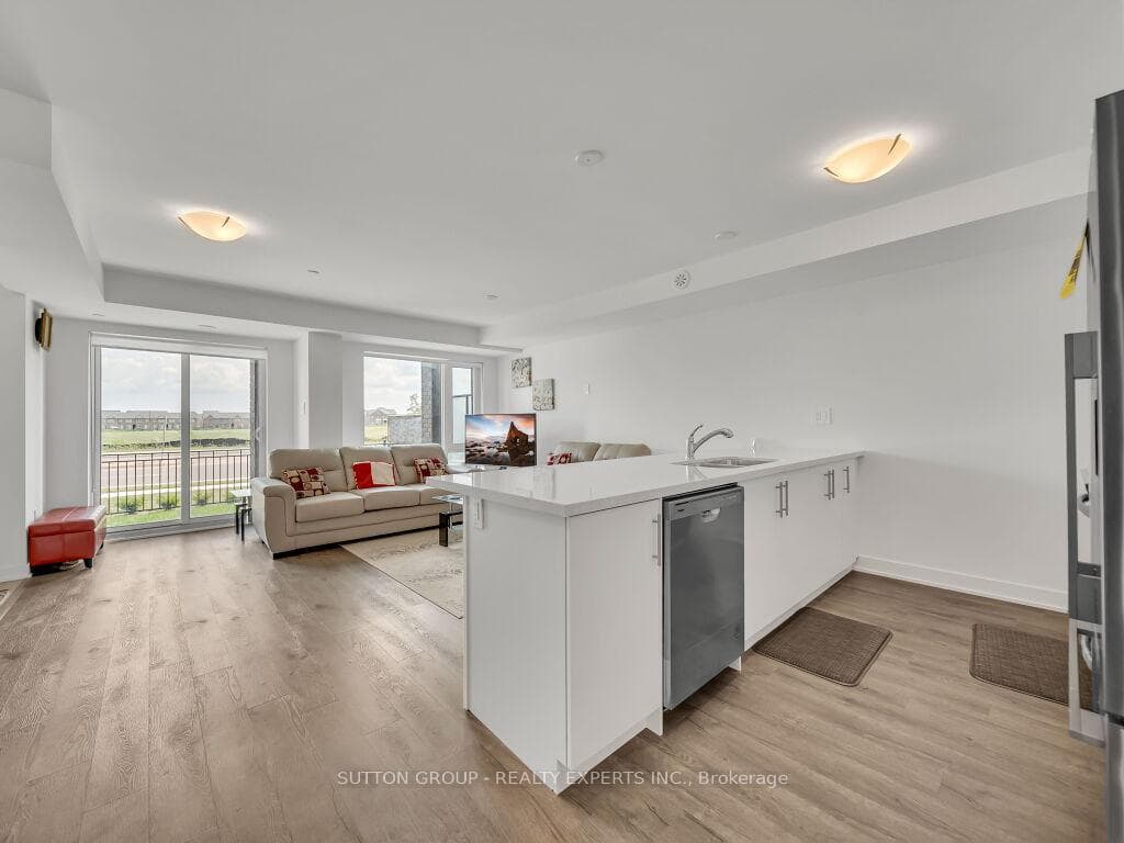 25 Romilly Avenue Unit 17 photo 10
