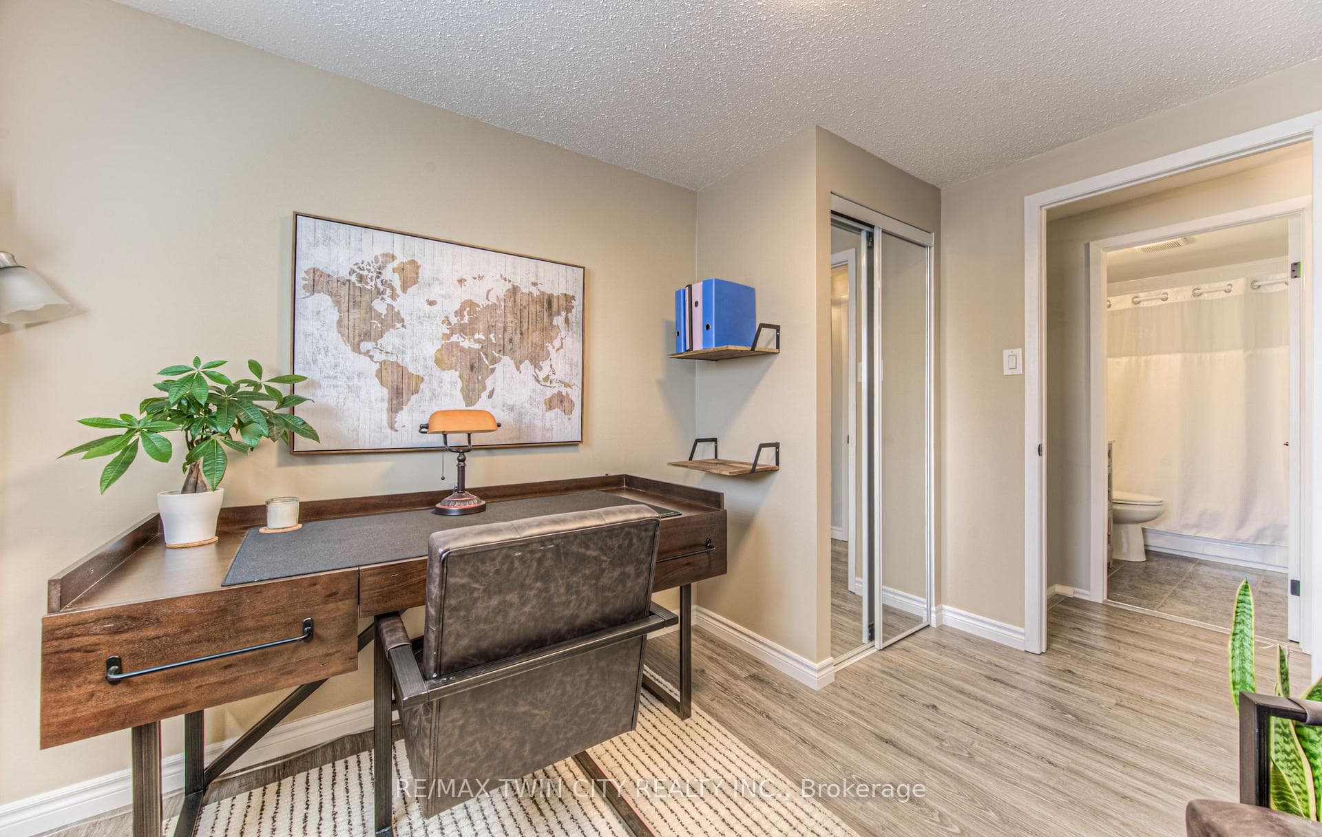 490 REDFOX Road Unit B photo 20