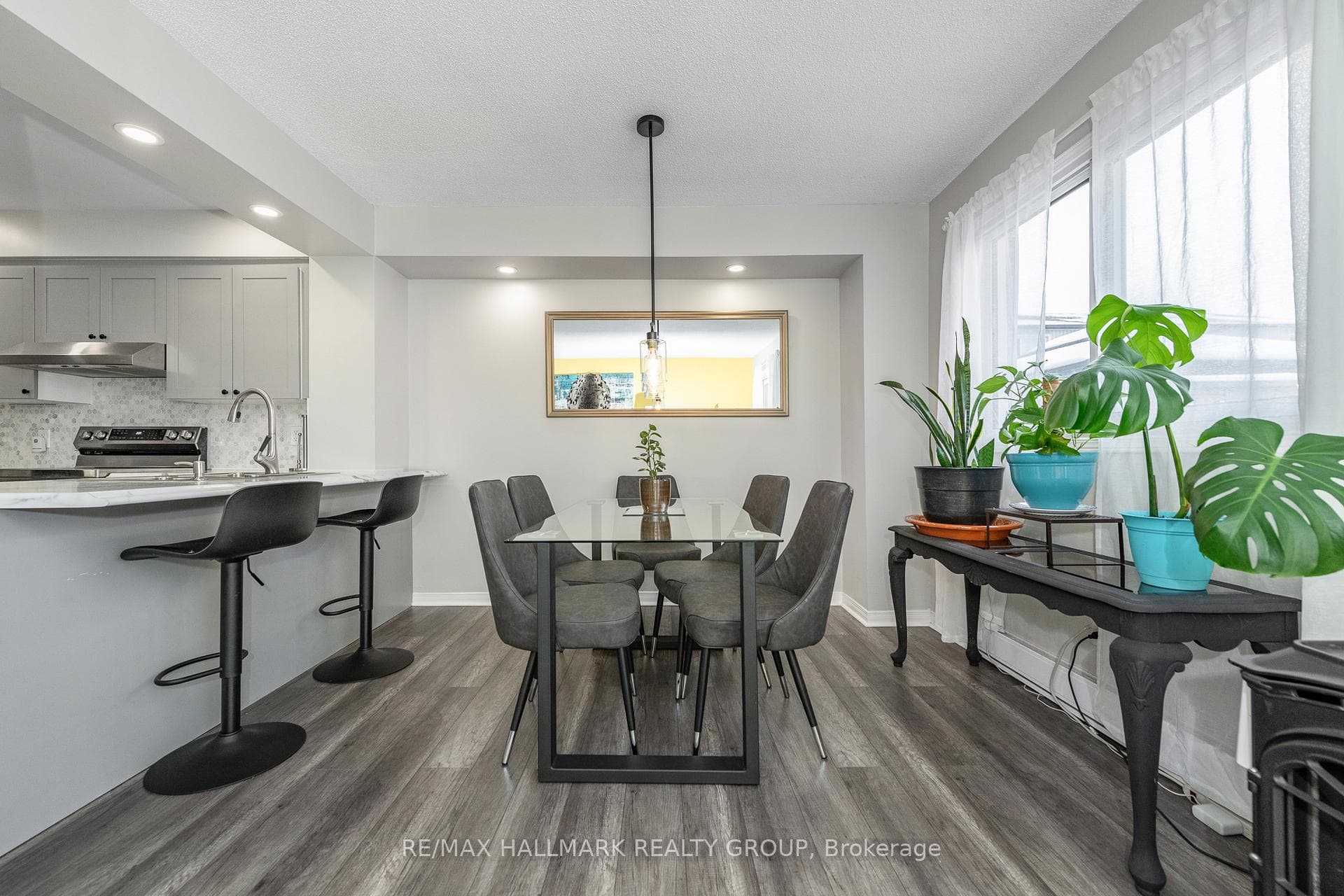 3353 HOGARTH Avenue photo 12