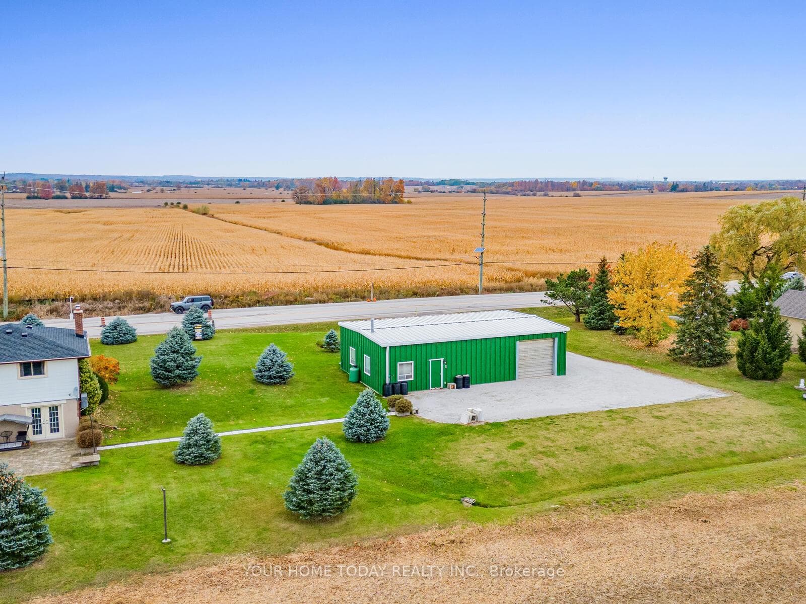 13220 10 Side Road photo 2