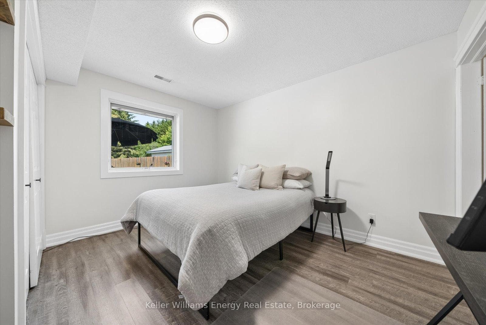 8280 Albert Court photo 28