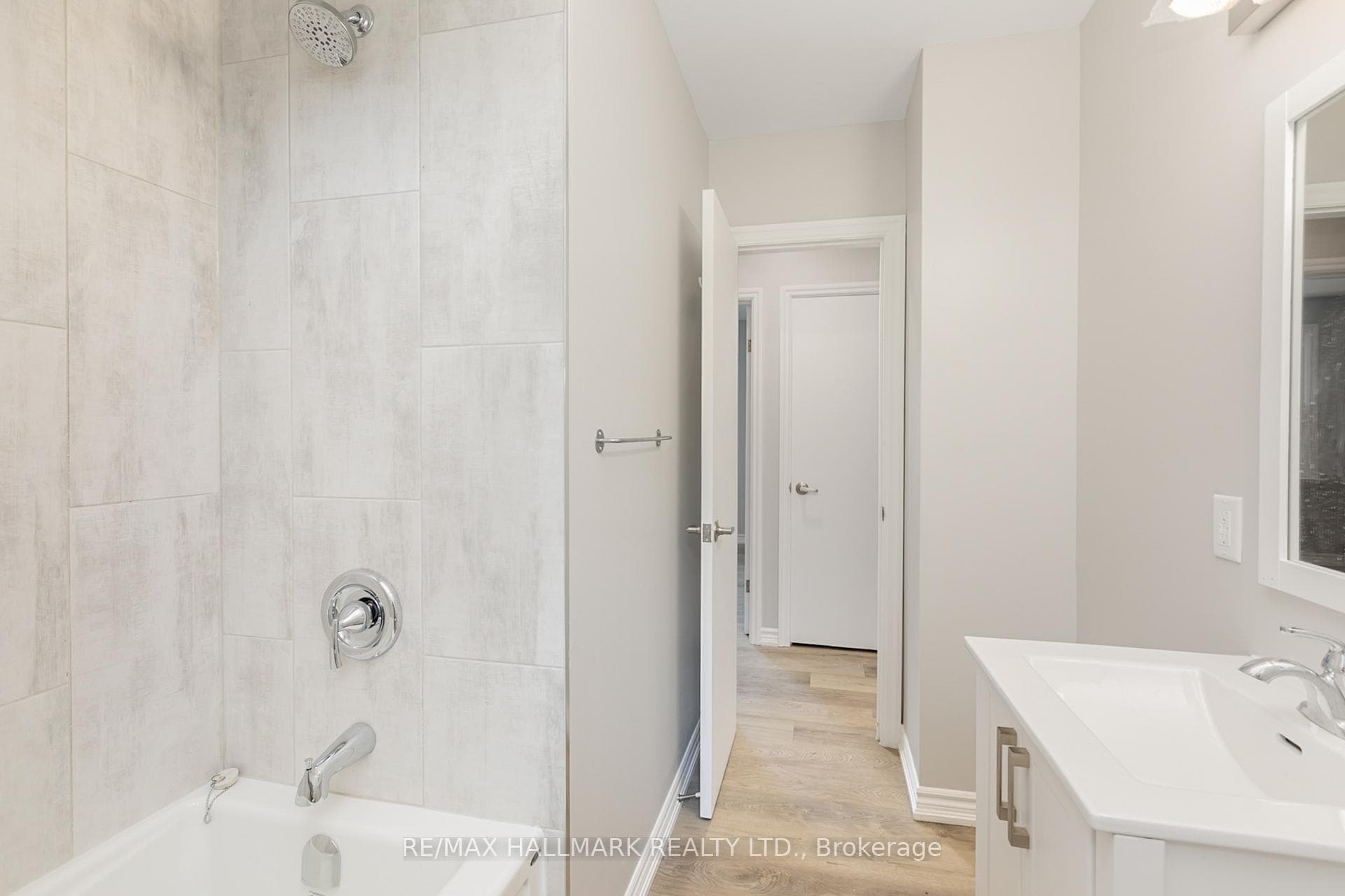201 High Street Unit Upper photo 7