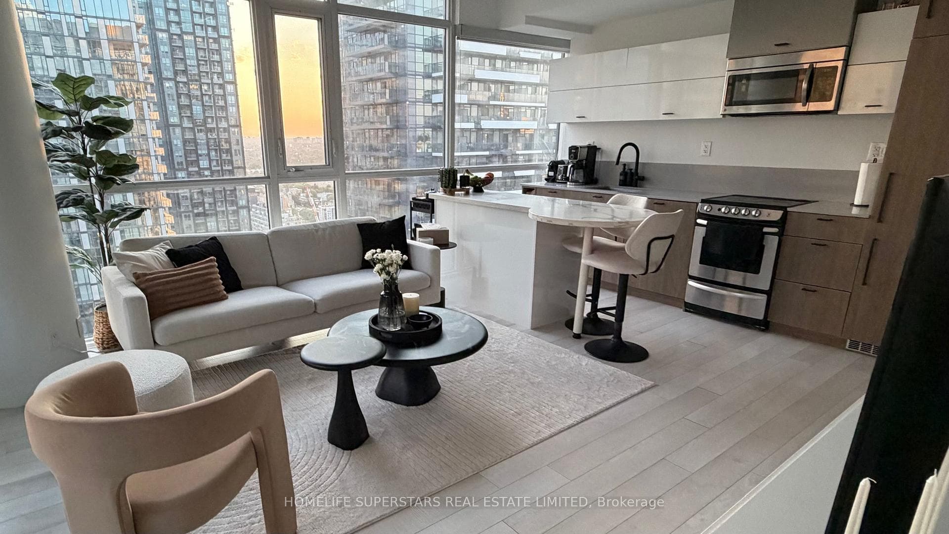 290 Adelaide Street Unit 3411 photo 2