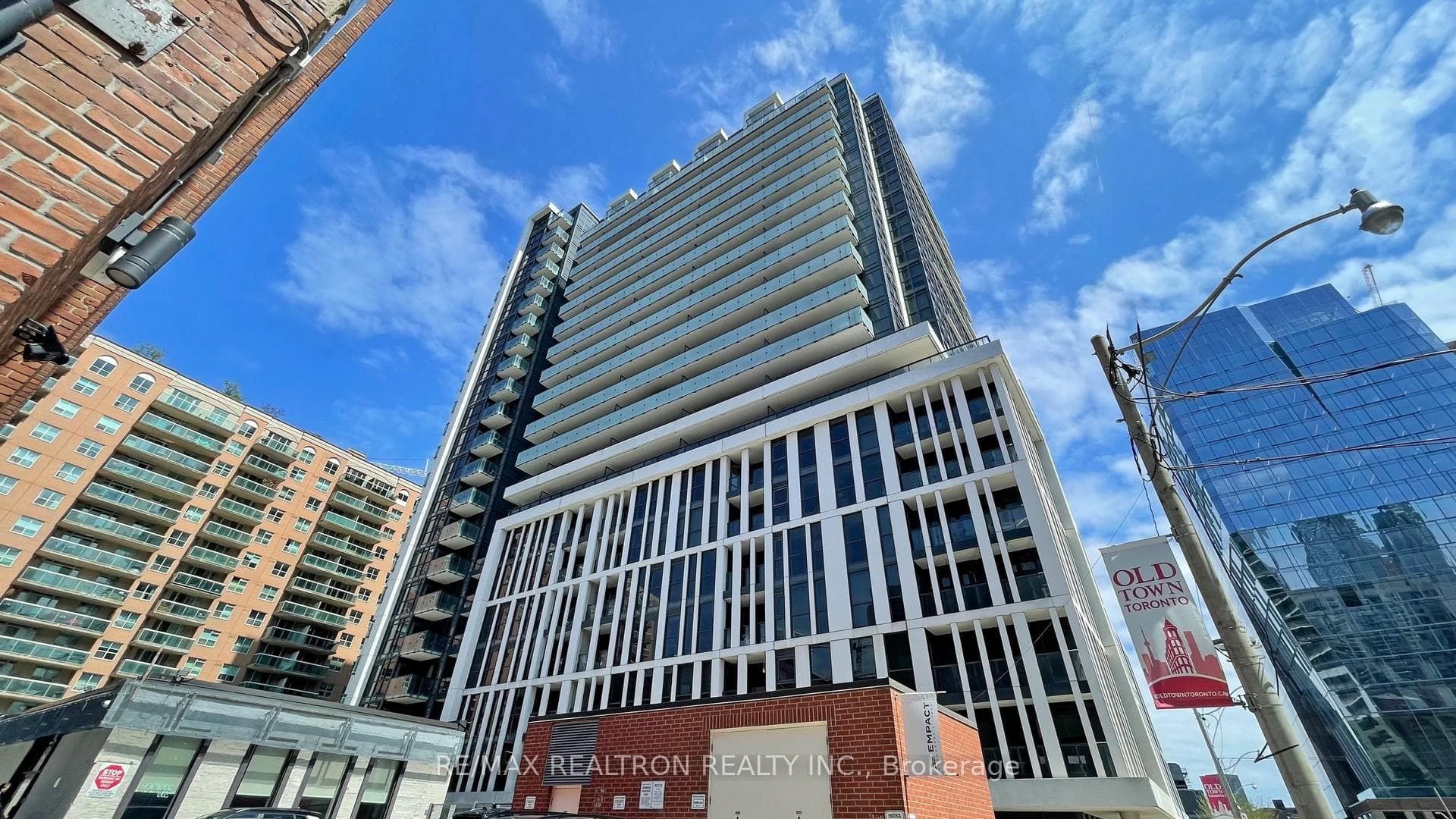400 Adelaide Street Unit 2002 photo 3