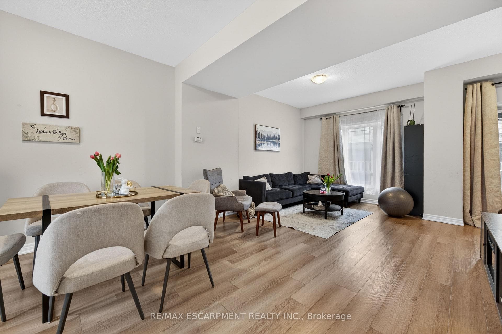 19 Picardy Drive Unit 13 photo 3