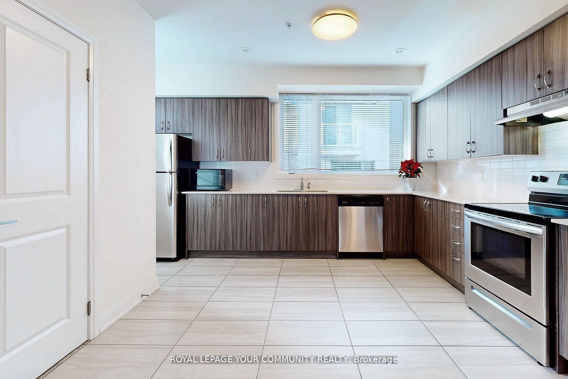 1870 Altona Road Unit 9 photo 13