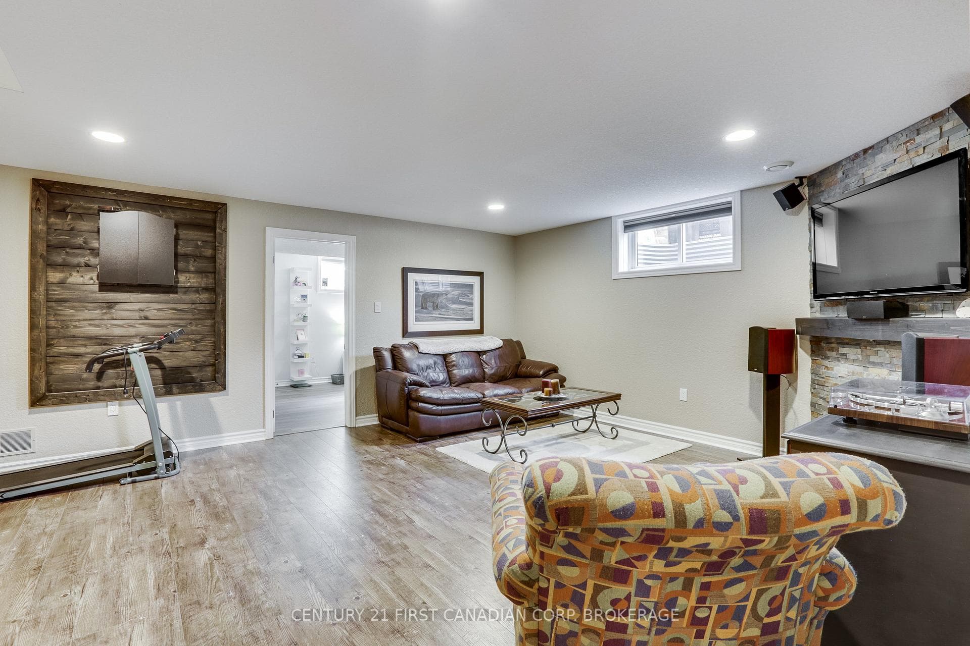 76 Sloan Drive photo 19