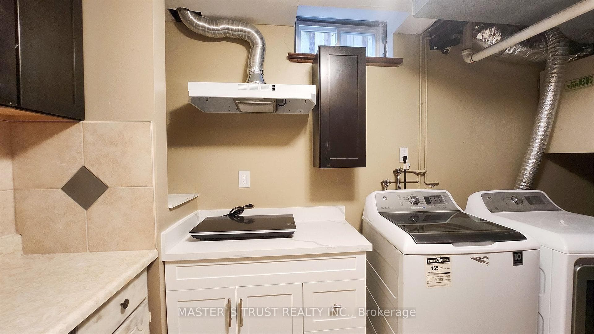 9 Springer Drive photo 16