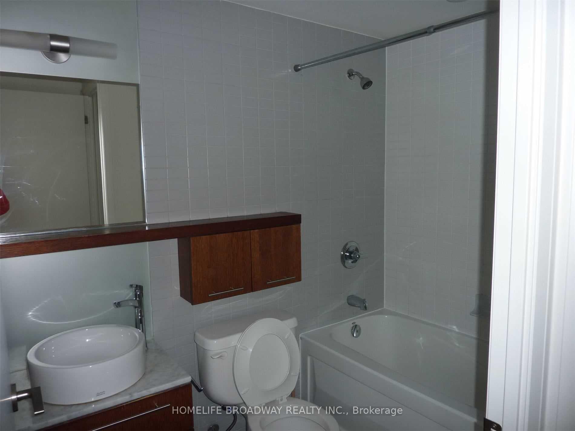25 Carlton Street Unit #3202 photo 10