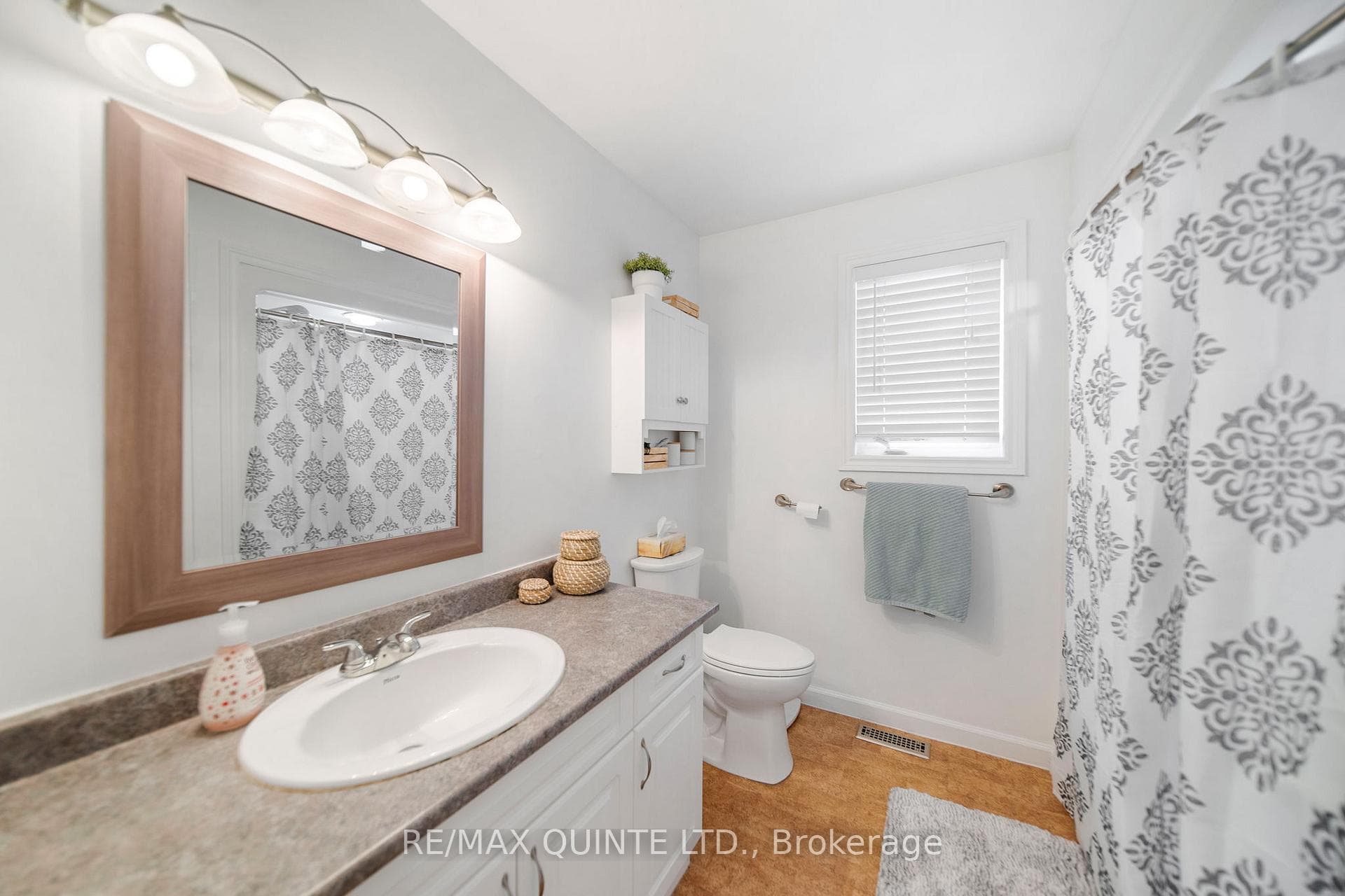 203 Jarvis Road photo 22