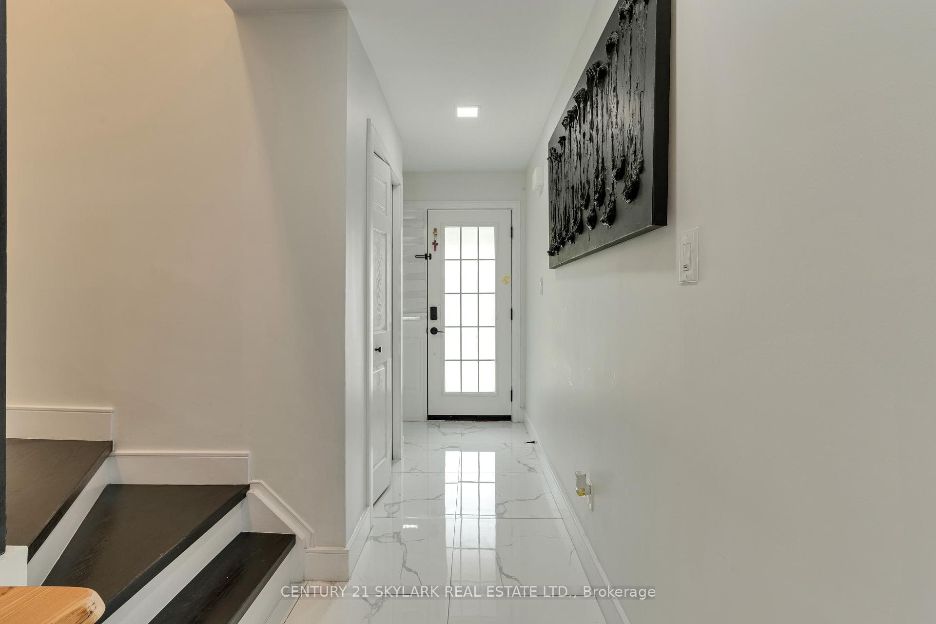 1385 Upper Wentworth Street Unit 15 photo 4