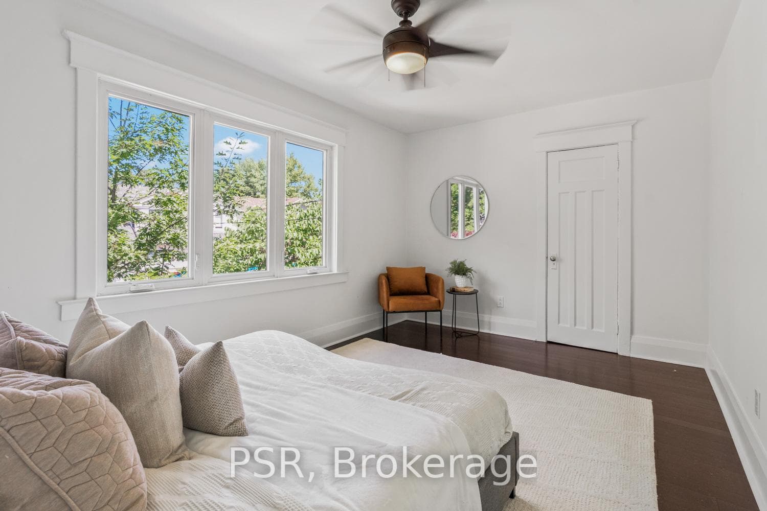 41 Robbins Avenue photo 13