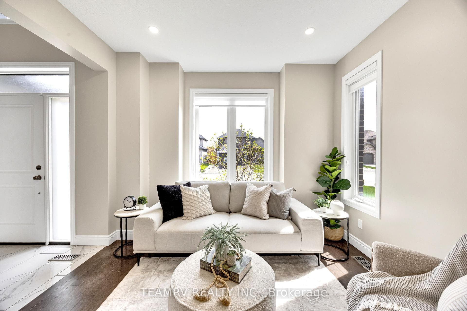 382 Masters Drive photo 8