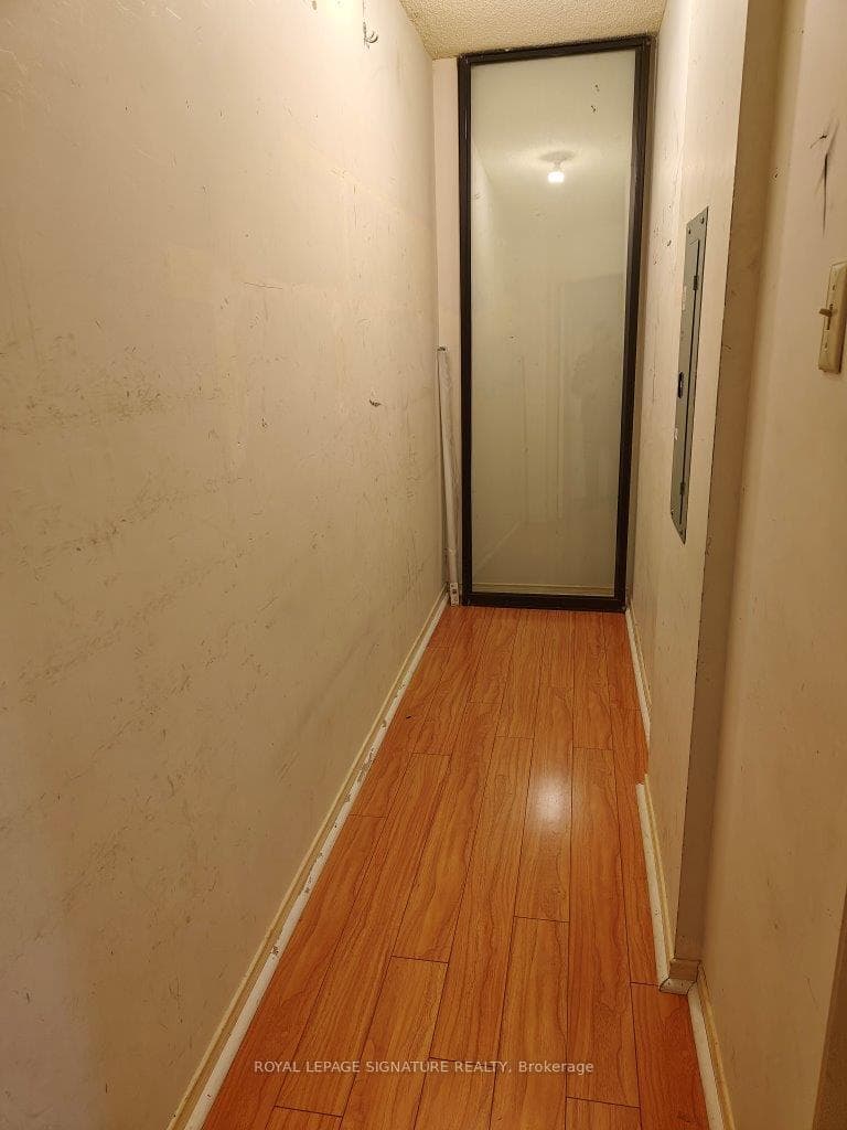 280 Simcoe Street Unit 1404 photo 17