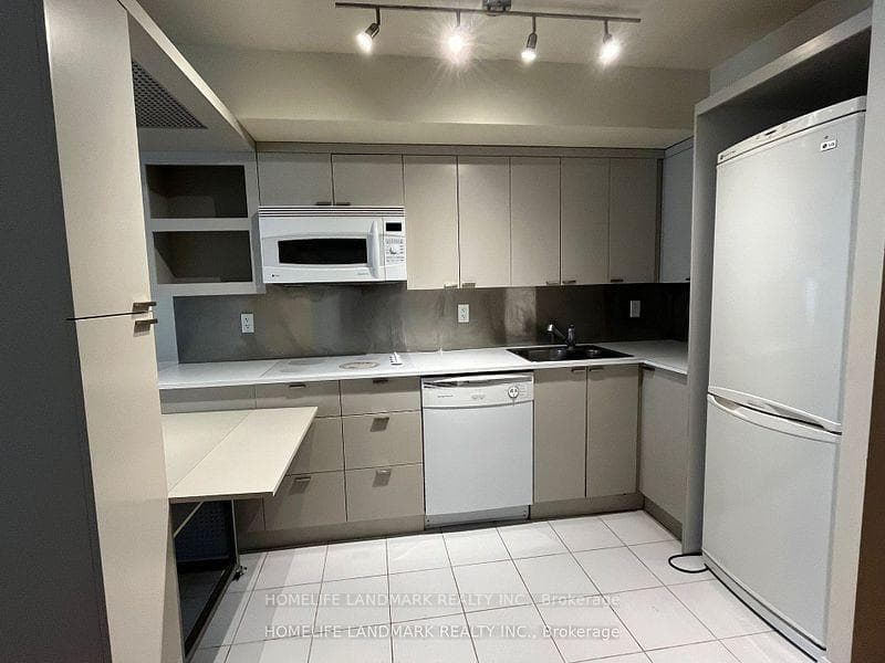 111 Elizabeth Street Unit 751 photo 4