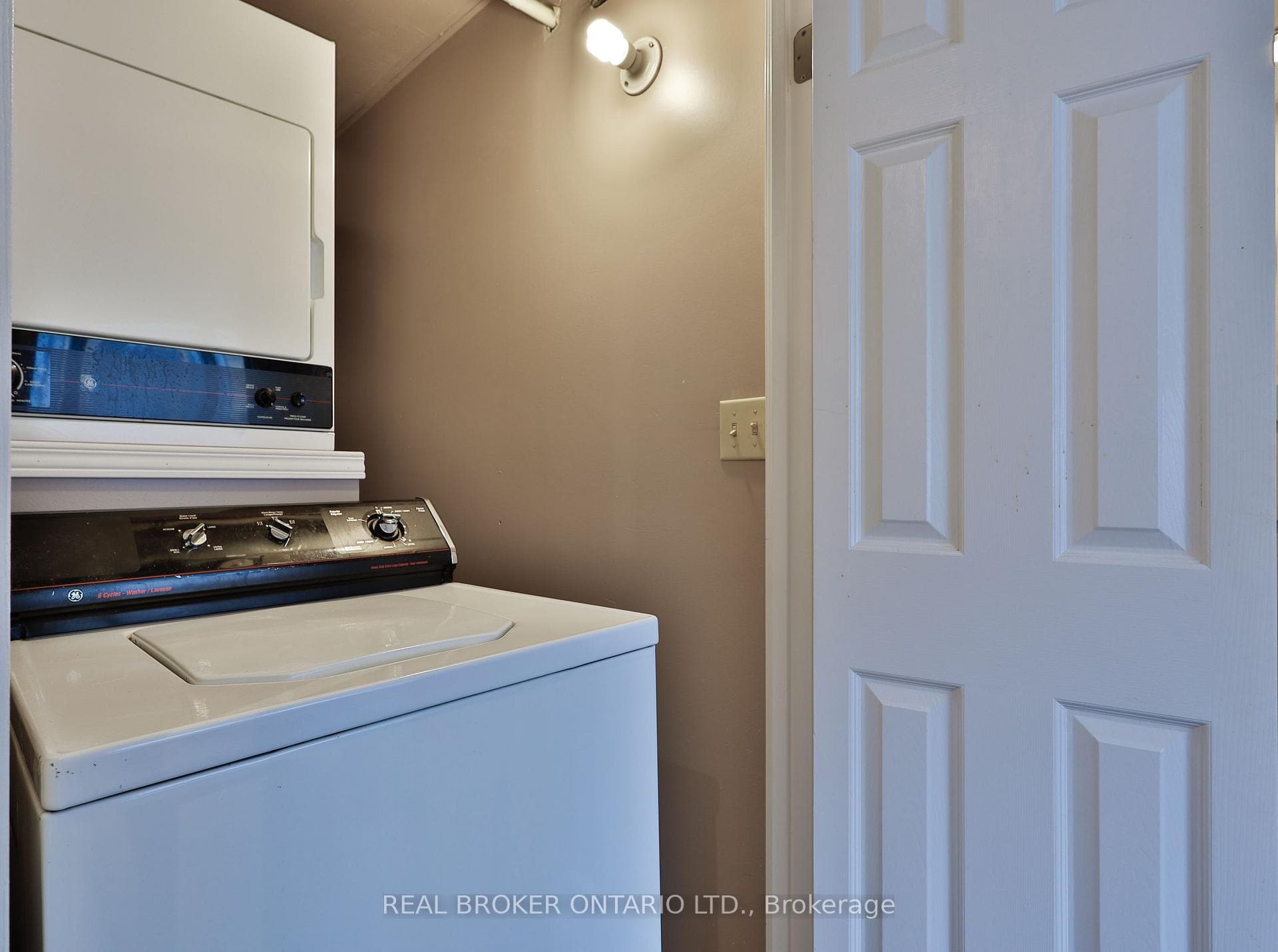 222 The Esplanade N/A Unit 912 photo 17