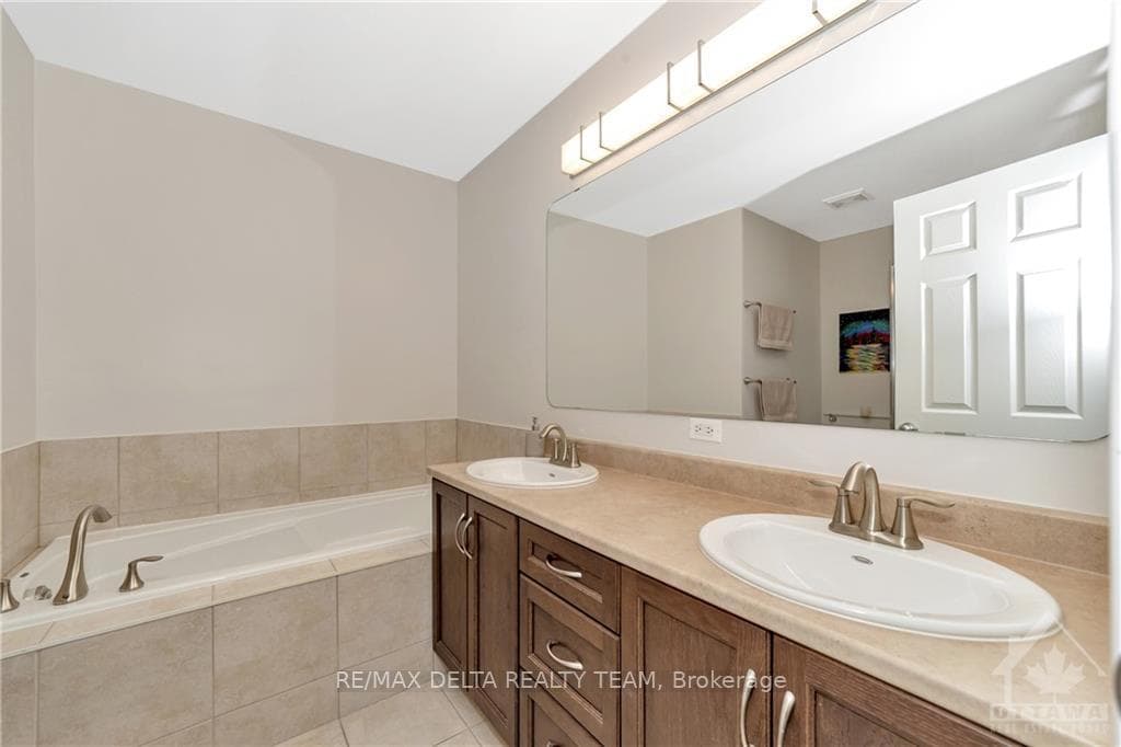 2207 DESCARTES Street photo 12