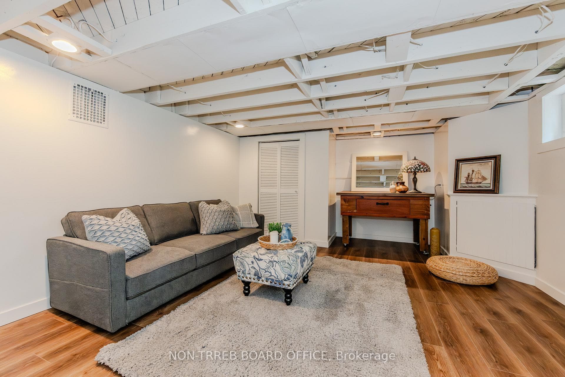163 Krug Street photo 25