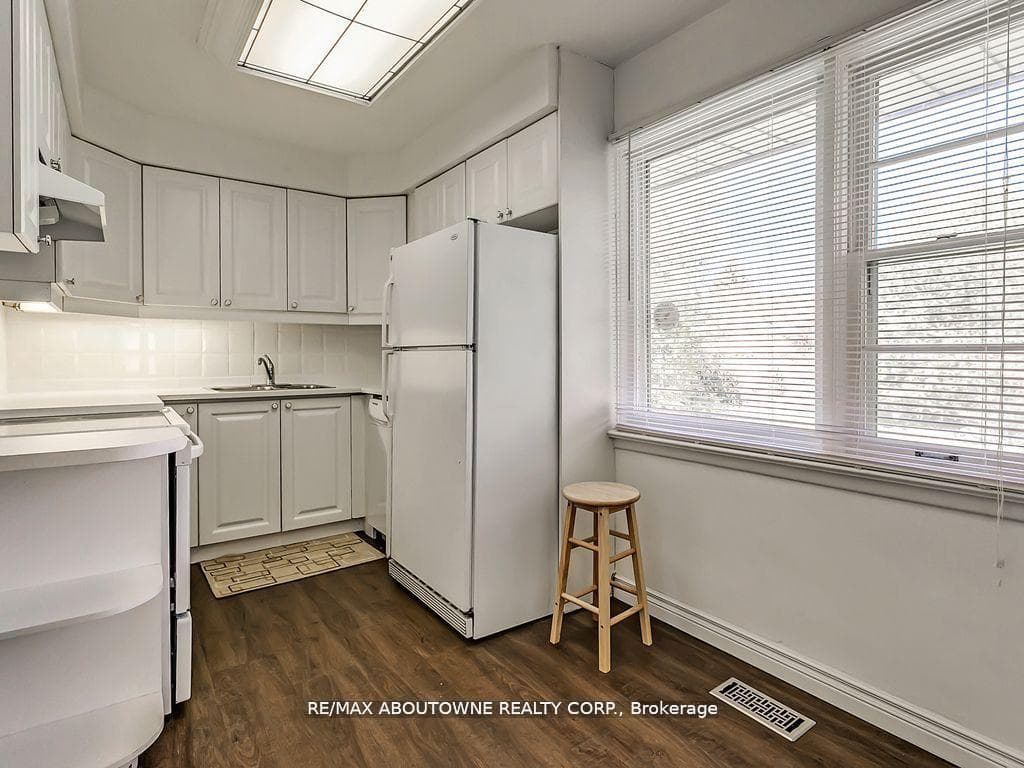 2067 Devon Road photo 10