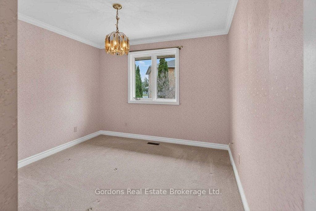 6 Wilmot Court photo 30