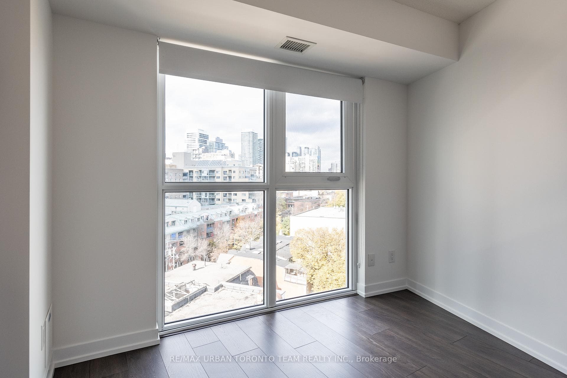 219 Dundas Street Unit 1008 photo 16
