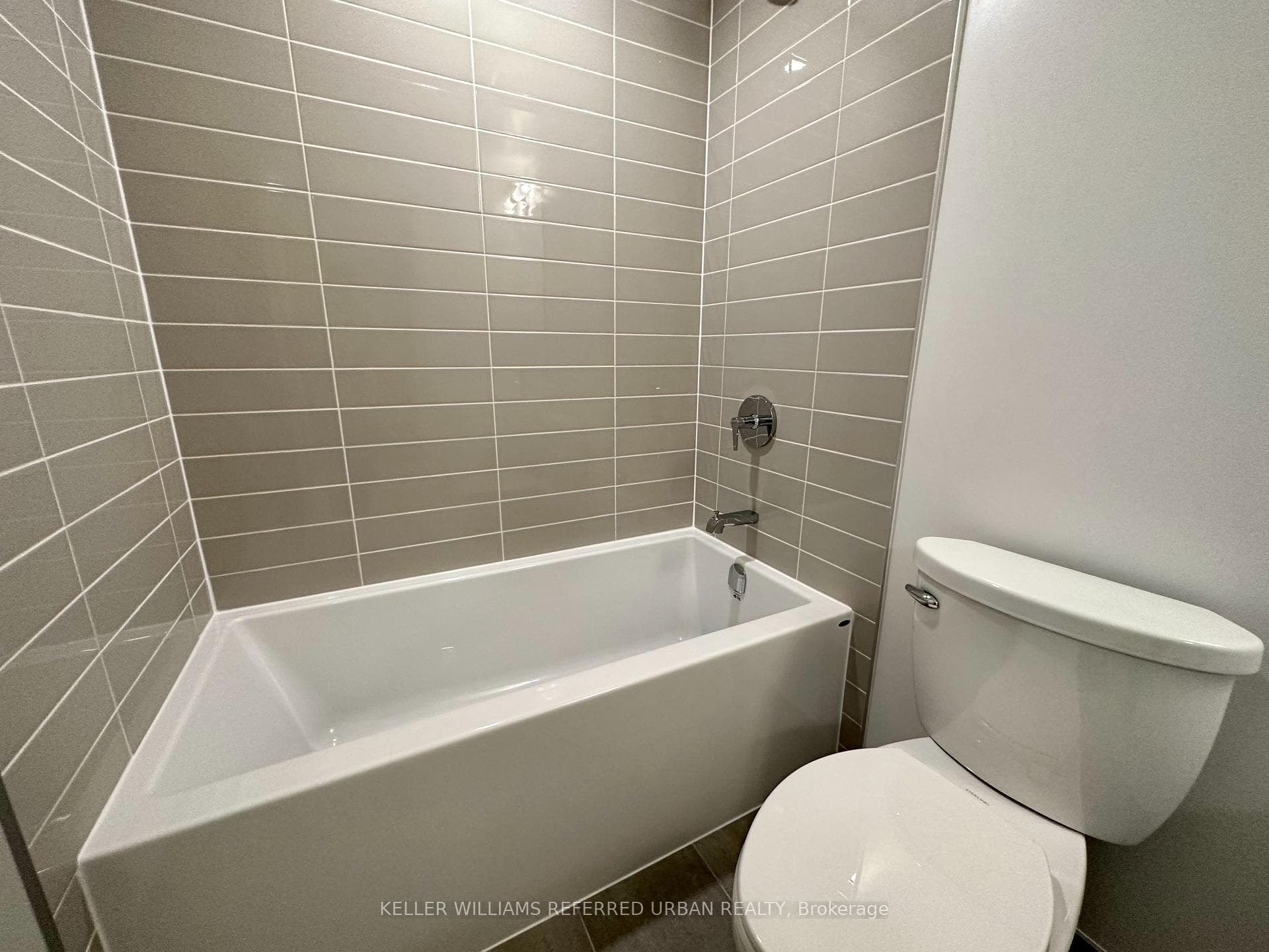 357 King Street Unit 2305 photo 11