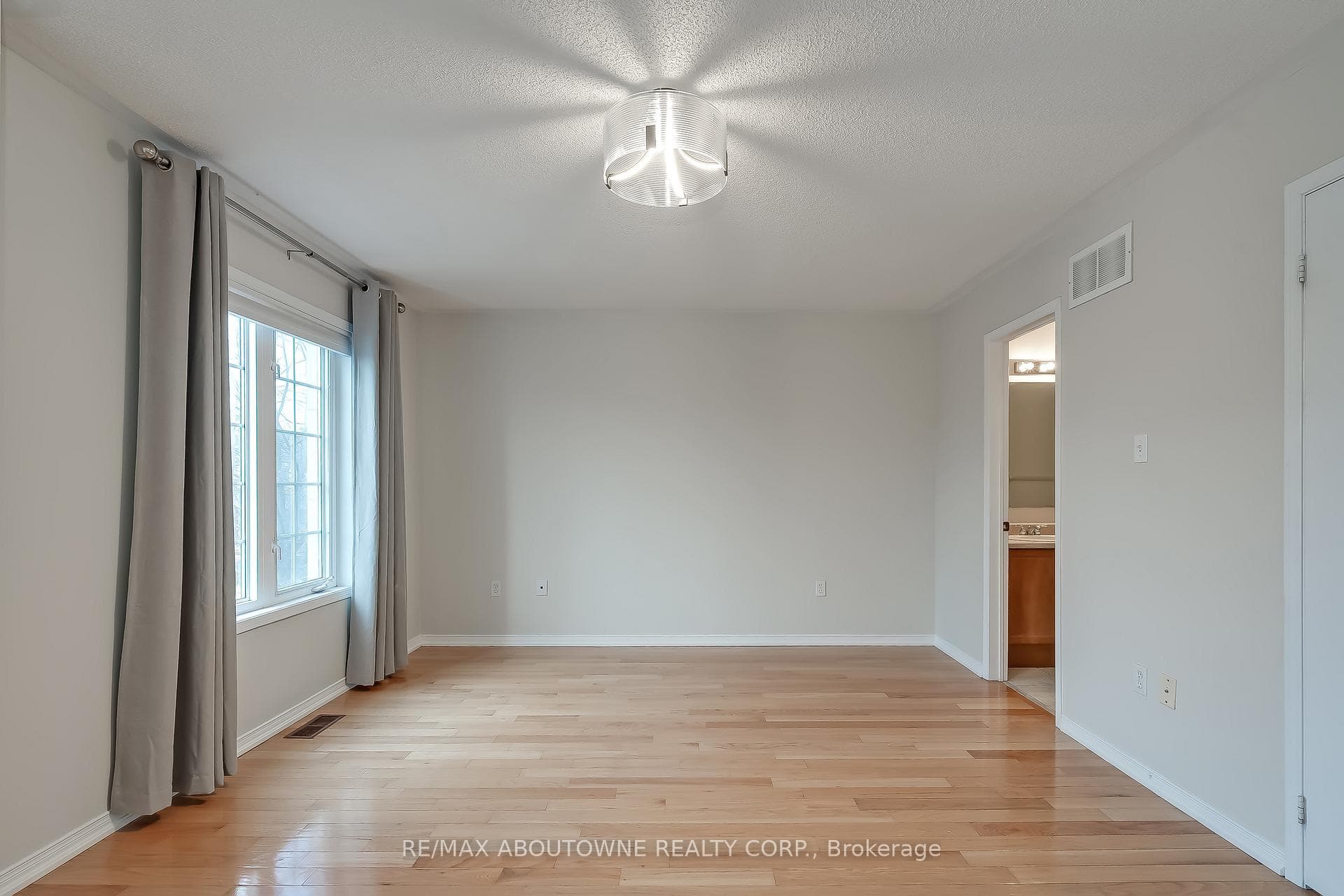 1290 Heritage Way Unit 20 photo 27