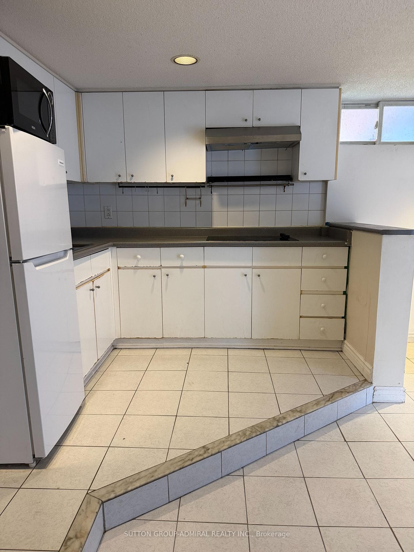 1188 Avenue Road Unit B photo 4