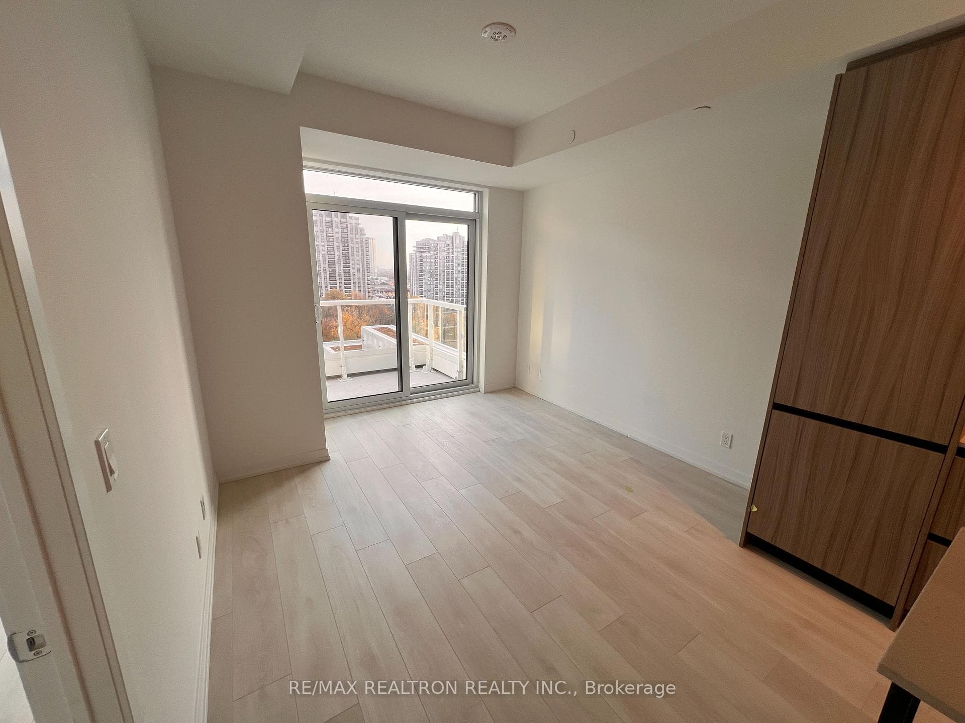 8 Beverley Glen Boulevard Unit 1207 photo 6